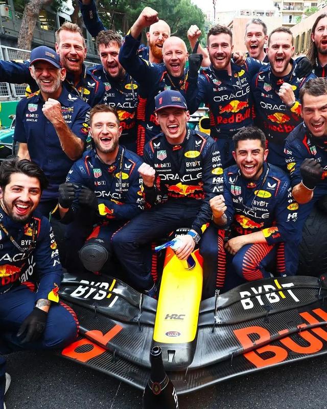 威廉姆斯碾压红牛车队，拉塞尔扛起全队