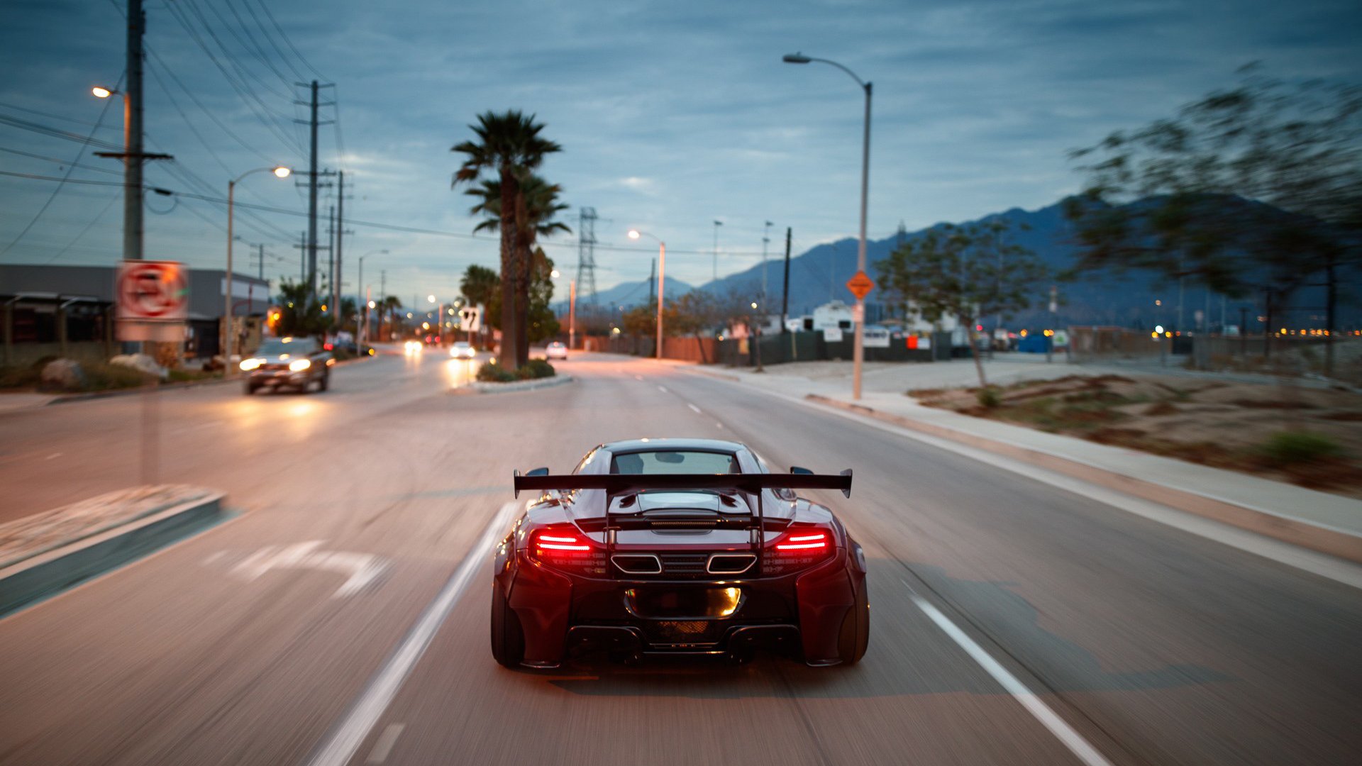 荣耀孤本，当温布利忘记呼吸，球拍切开历史