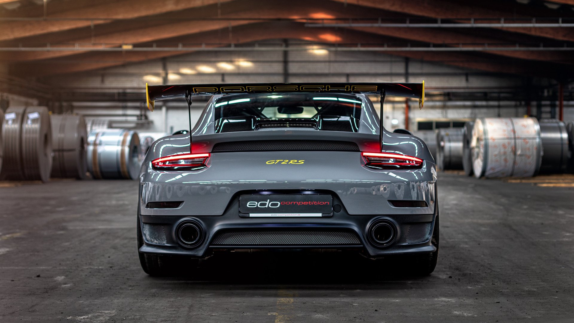 双城记，极速与激情的对话—F1街道赛与乌拉圭vs牙买加的跨时空竞技