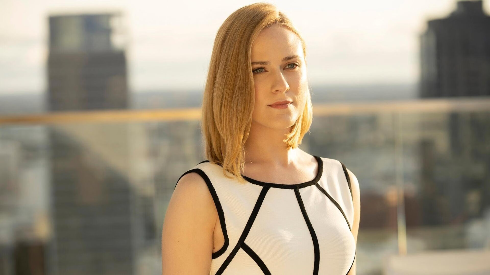 龙骨与红白线，当楚阿梅尼的脊柱撑起德甲冠军之夜，阿姆斯特丹的幽灵正在哈德逊湾低语